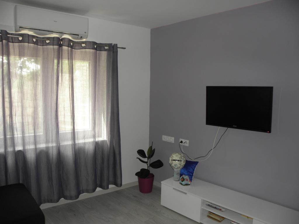 Apartment Jartic بيتينا الغرفة الصورة